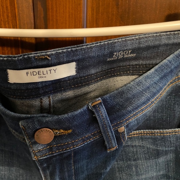 Fidelity Jeans - Picture 3 of 4